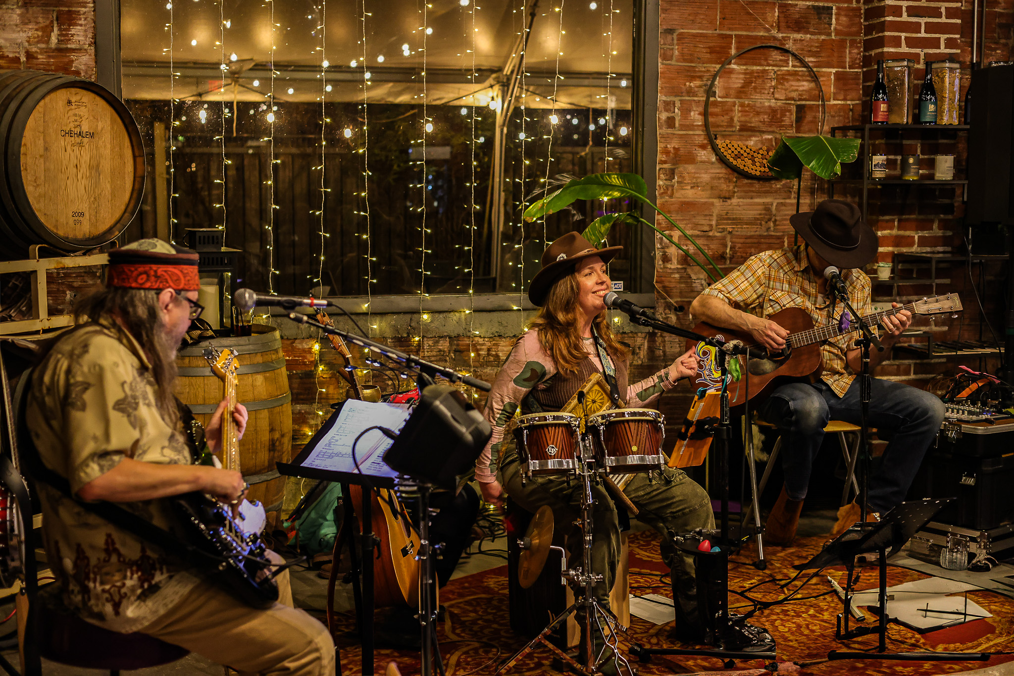 Live Music with Mojo Holler
