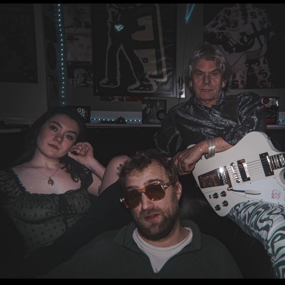 Live Music with Electric Ayes