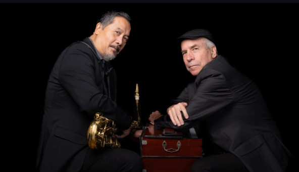 Live Music with King Louie & Renato